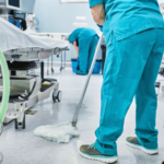 El trabajo de limpieza en hospitales: un empleo crucial para la seguridad y el bienestar de la comunidad
